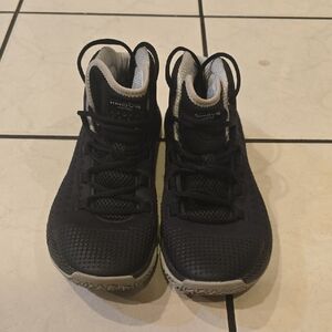 Brand NEW Under Armour Men's Gray and Black Sneakers